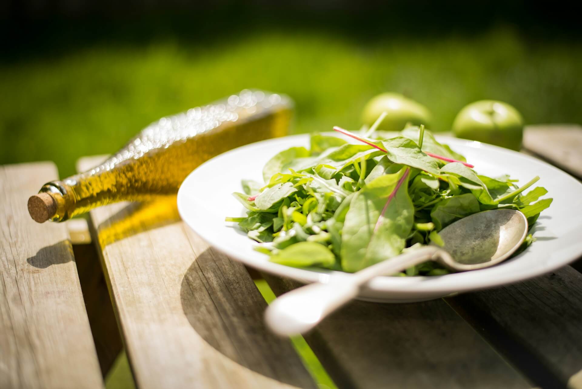 Insalata con olio di oliva