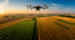 Agricoltura 4.0, drone che sorvola dei campi